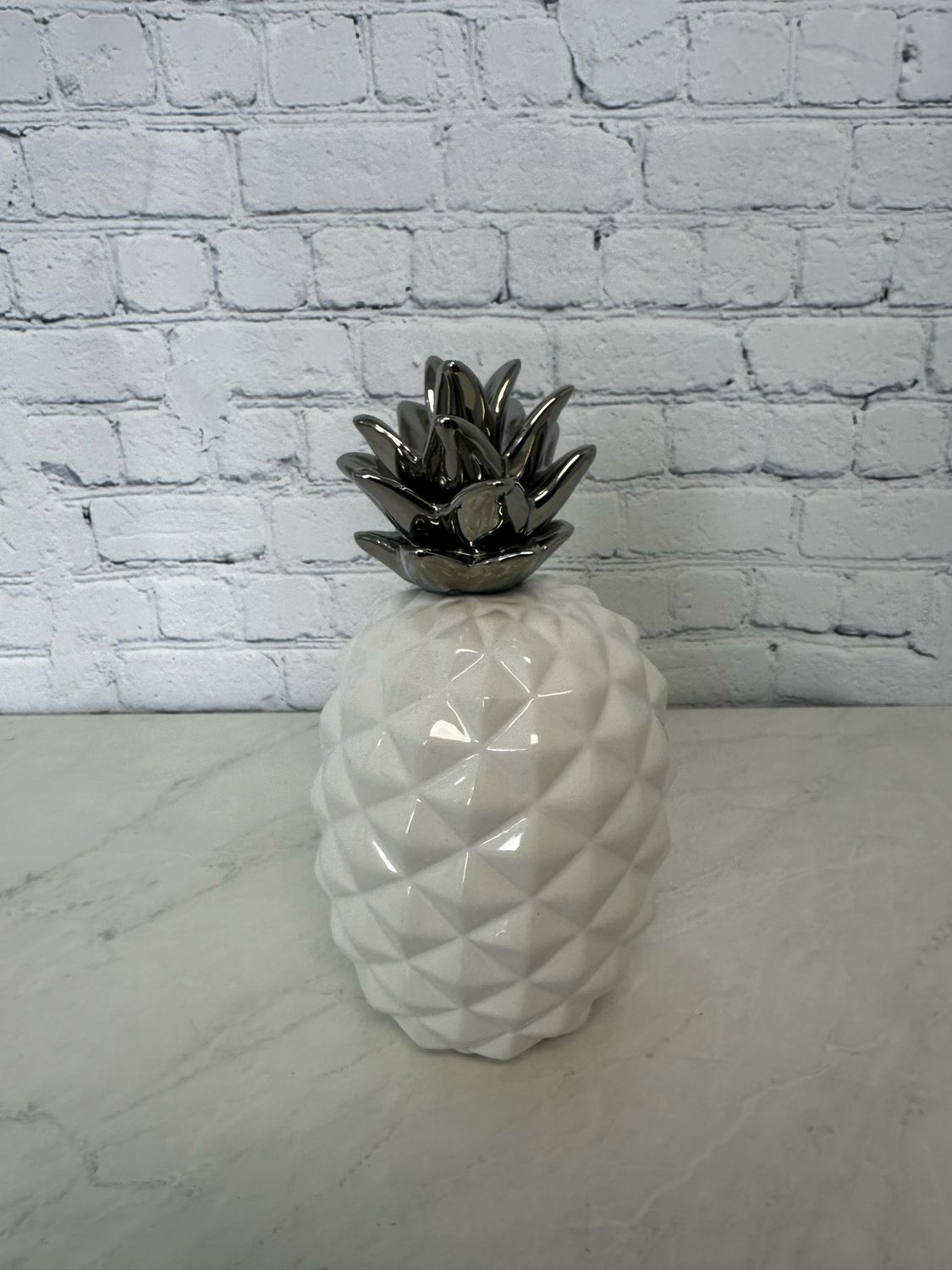 Large White & Silver Pineapple