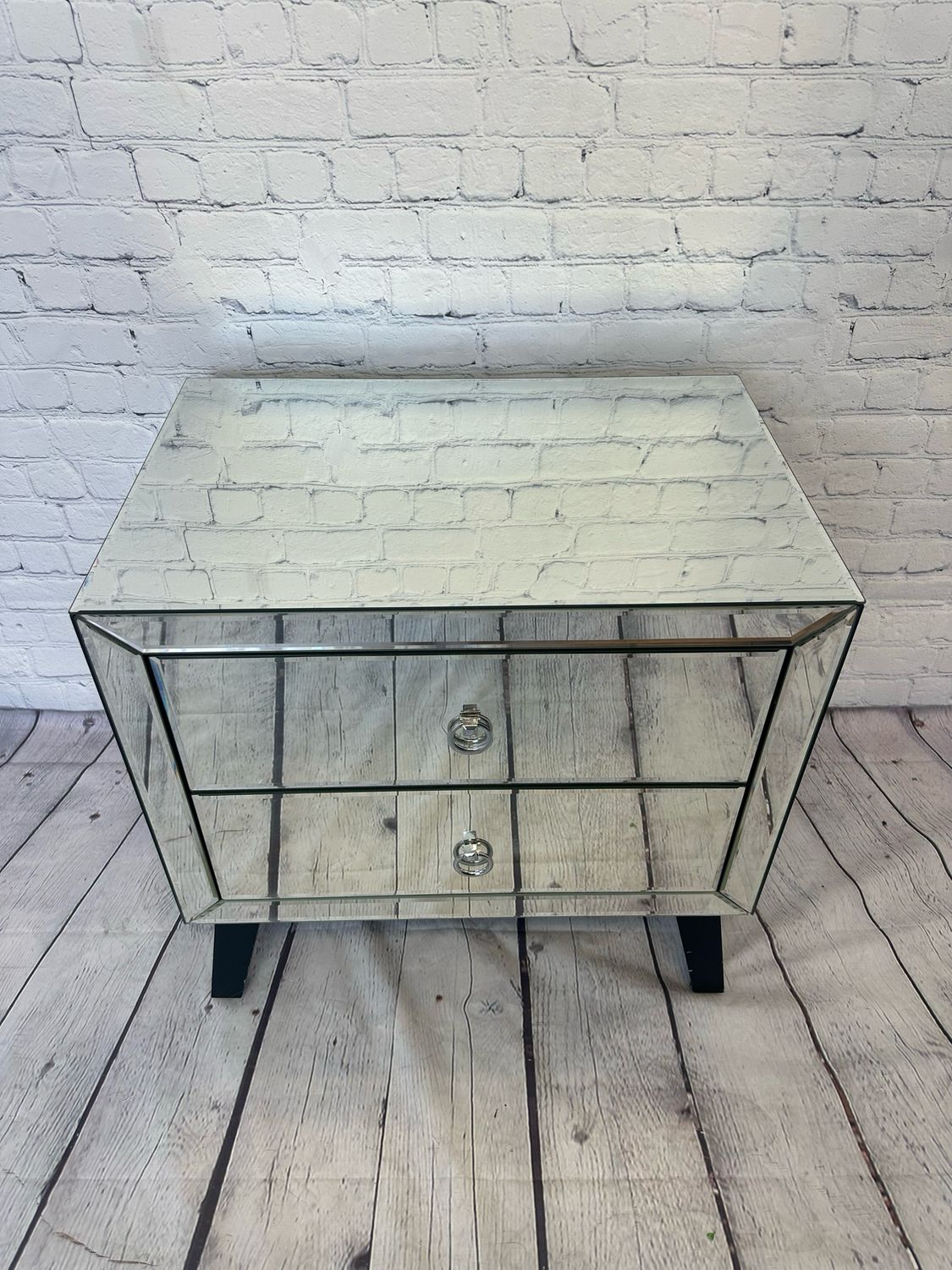 Single Mirrored End Table