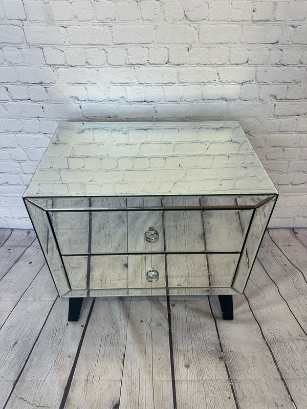 Single Mirrored End Table