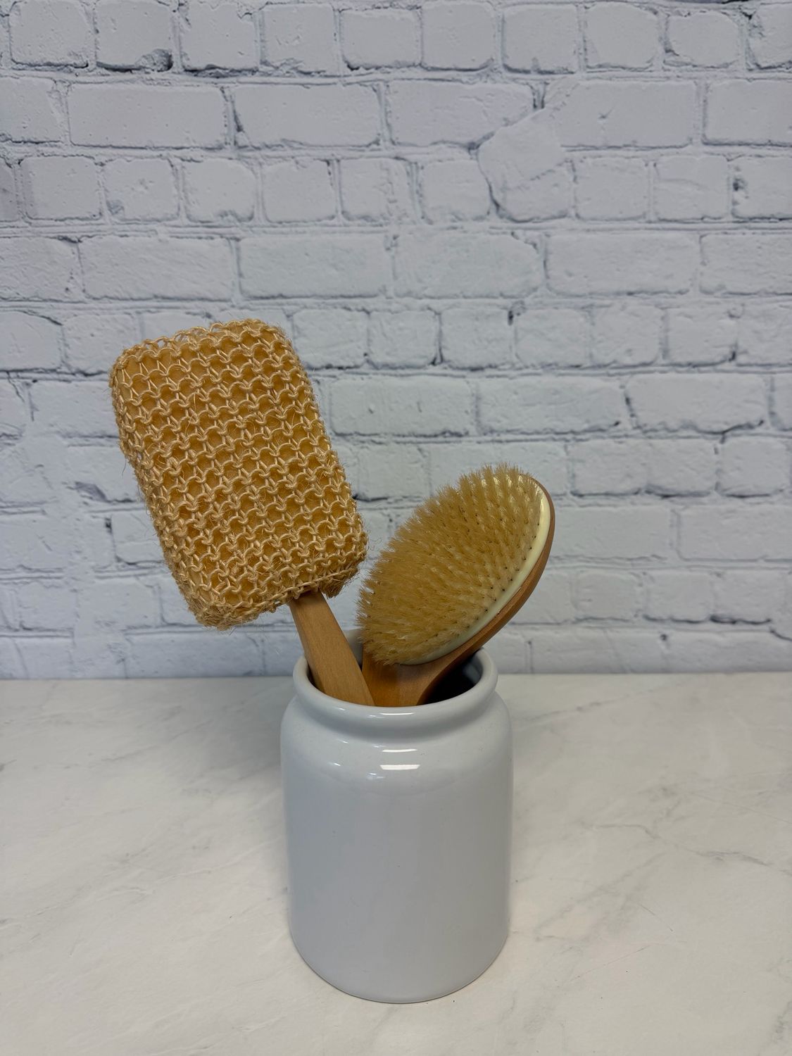 White Jar W/ Brushes - Set Of 3