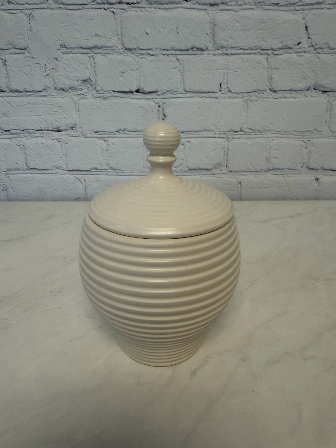 Textured Off White Pot