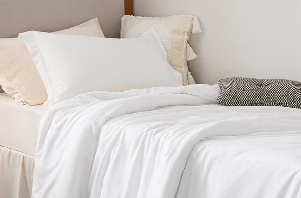Twin Bedding - White Duvet w/ 1 Case