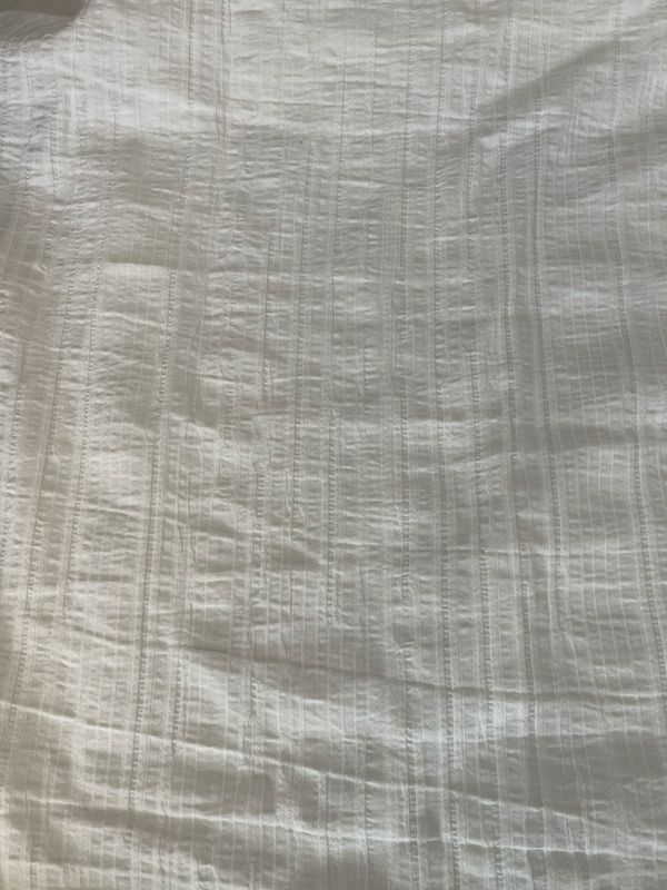 Queen Bedding - Off White Patterned Comforter W/ 2 Cases