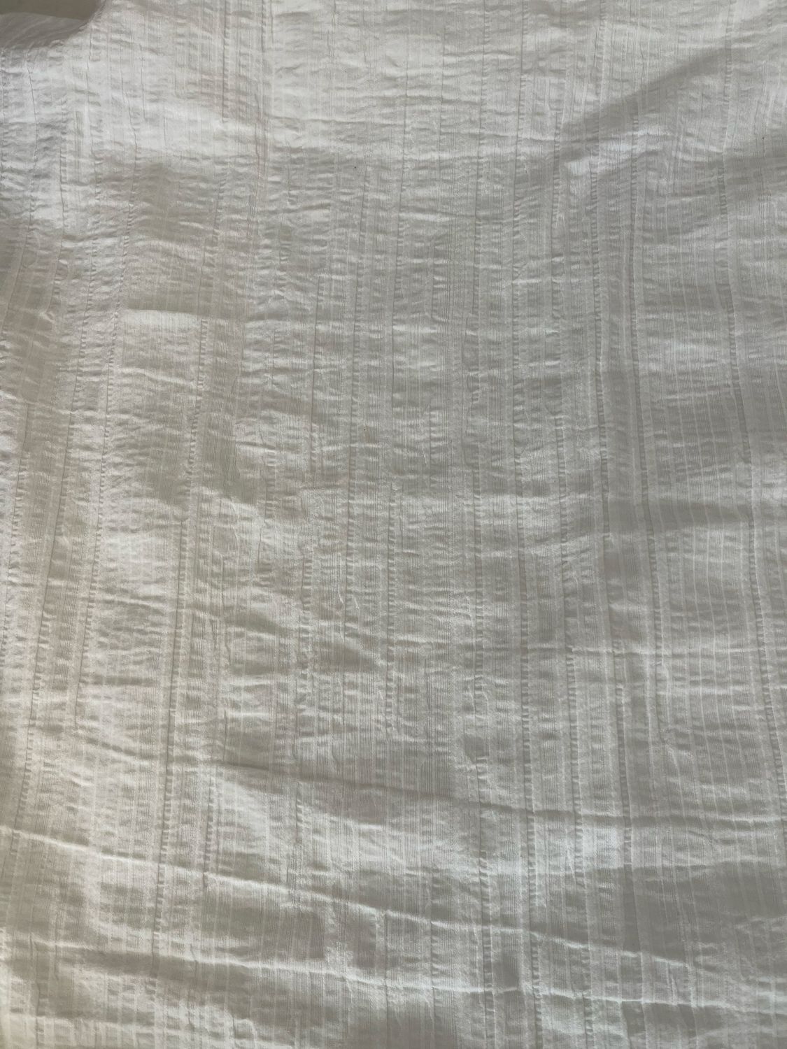 Queen Bedding - Off White Patterned Comforter W/ 2 Cases