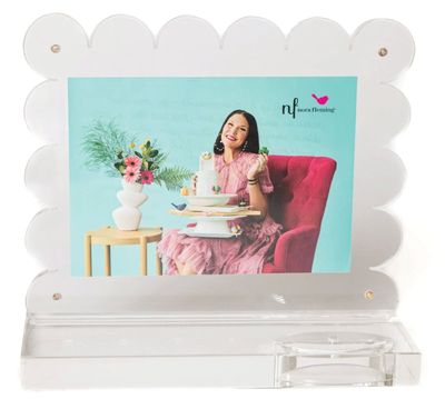 Scalloped Acrylic Frame CLR01