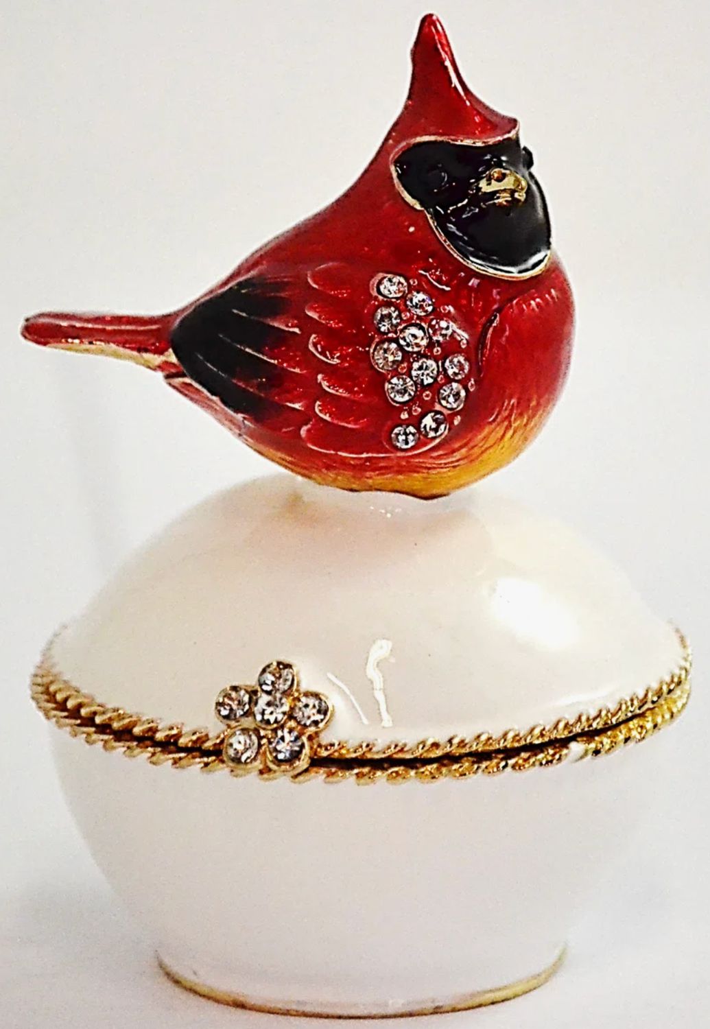 1013909a Cardinal on Box