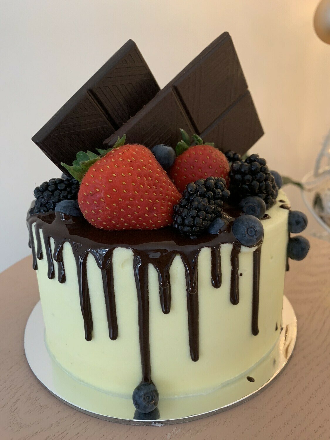Berry & Chocolate Cake