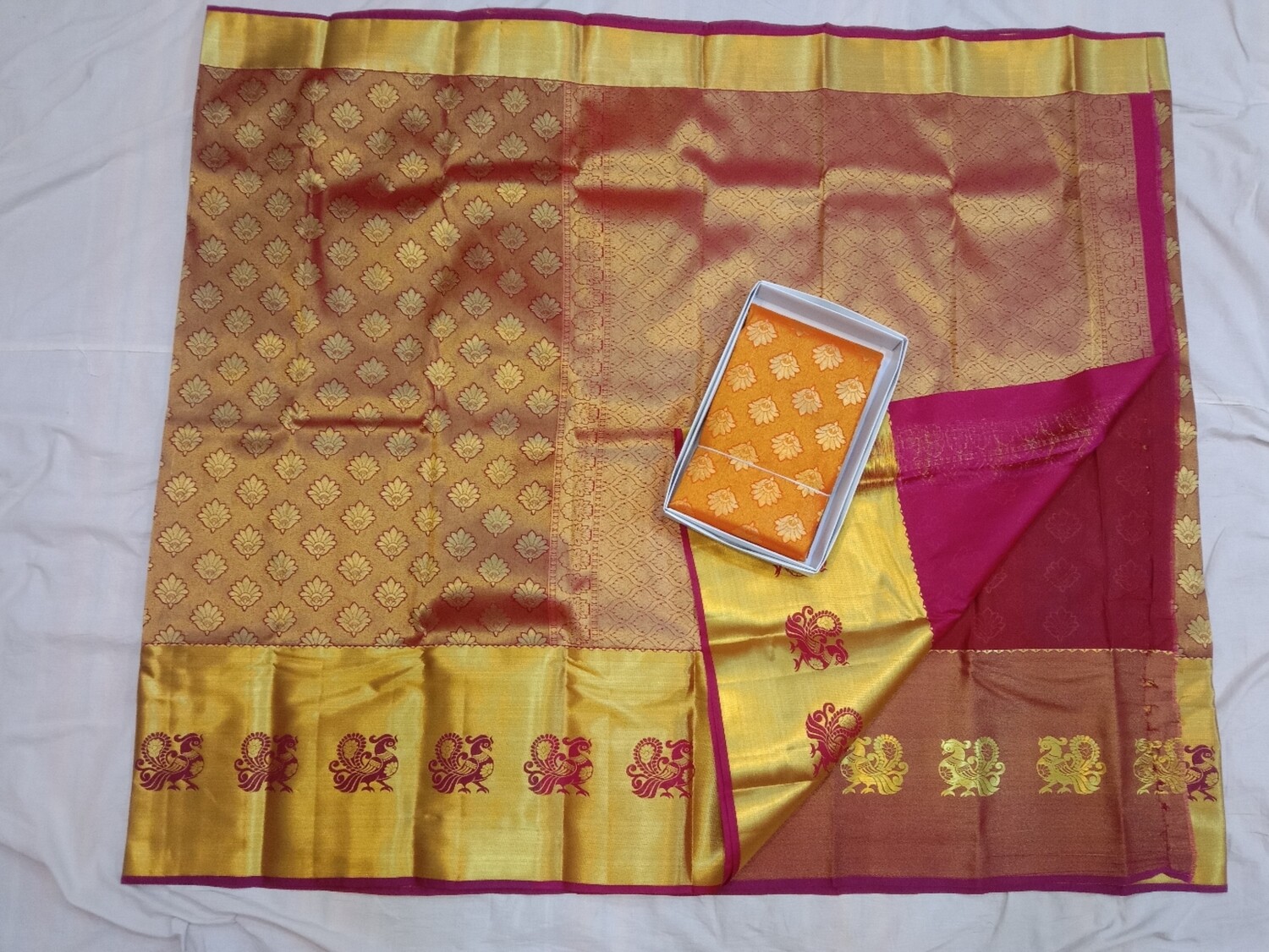 All overed Jari and Bhutta design