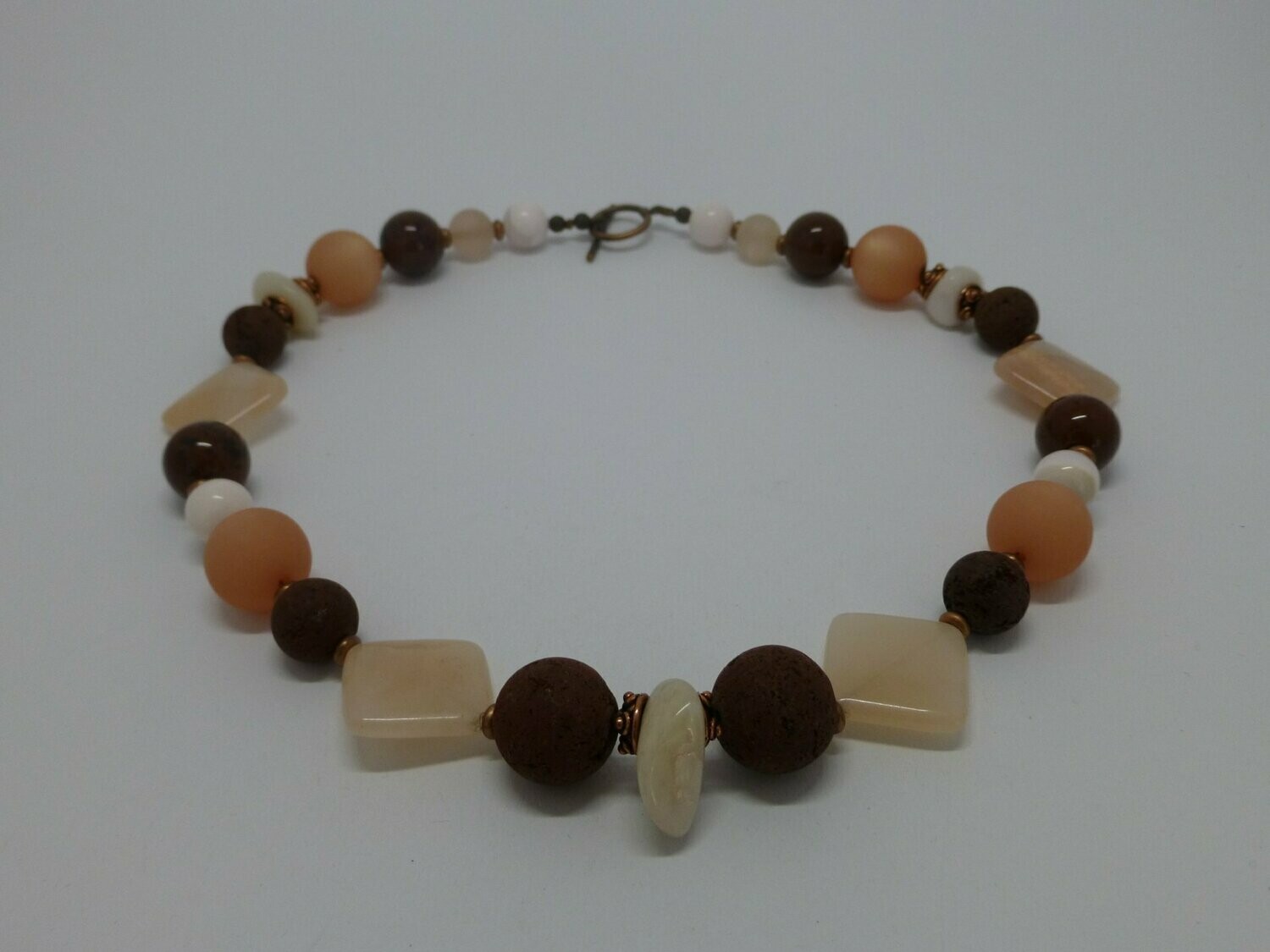 Halskette Lava Braun mit Alabaster und Polaris