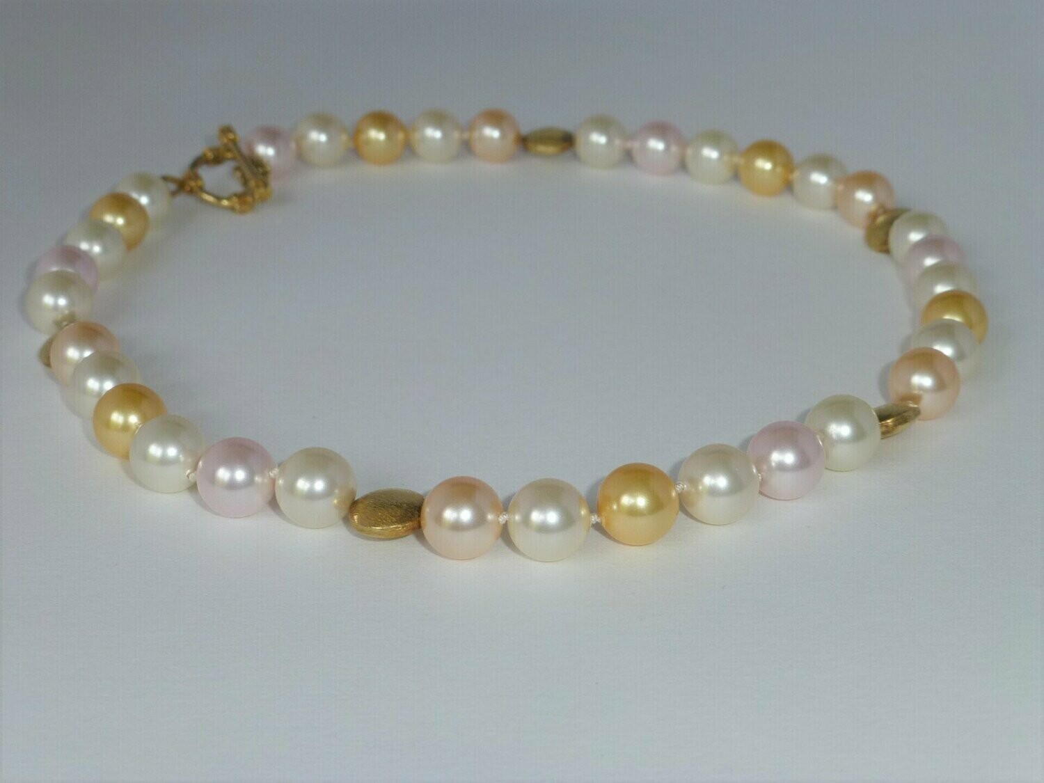 Perlenkette 10mm Pastell mit Gold