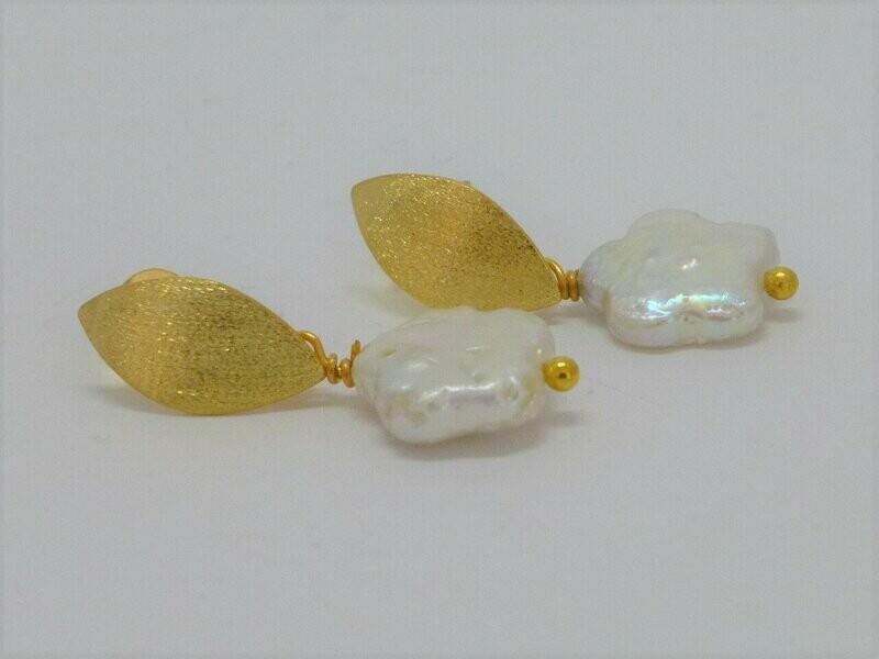 Ohrstecker Gold mit Biwa Perlen Blüten