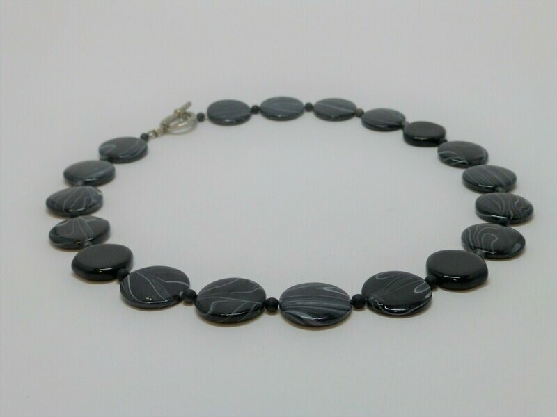Collier Perlmutt-Münzen Schwarz marmoriert