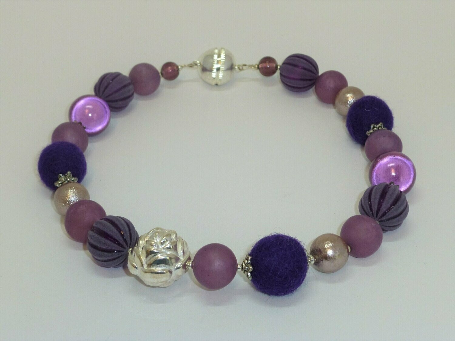 Statementkette Filz Acryl Violett-Silber