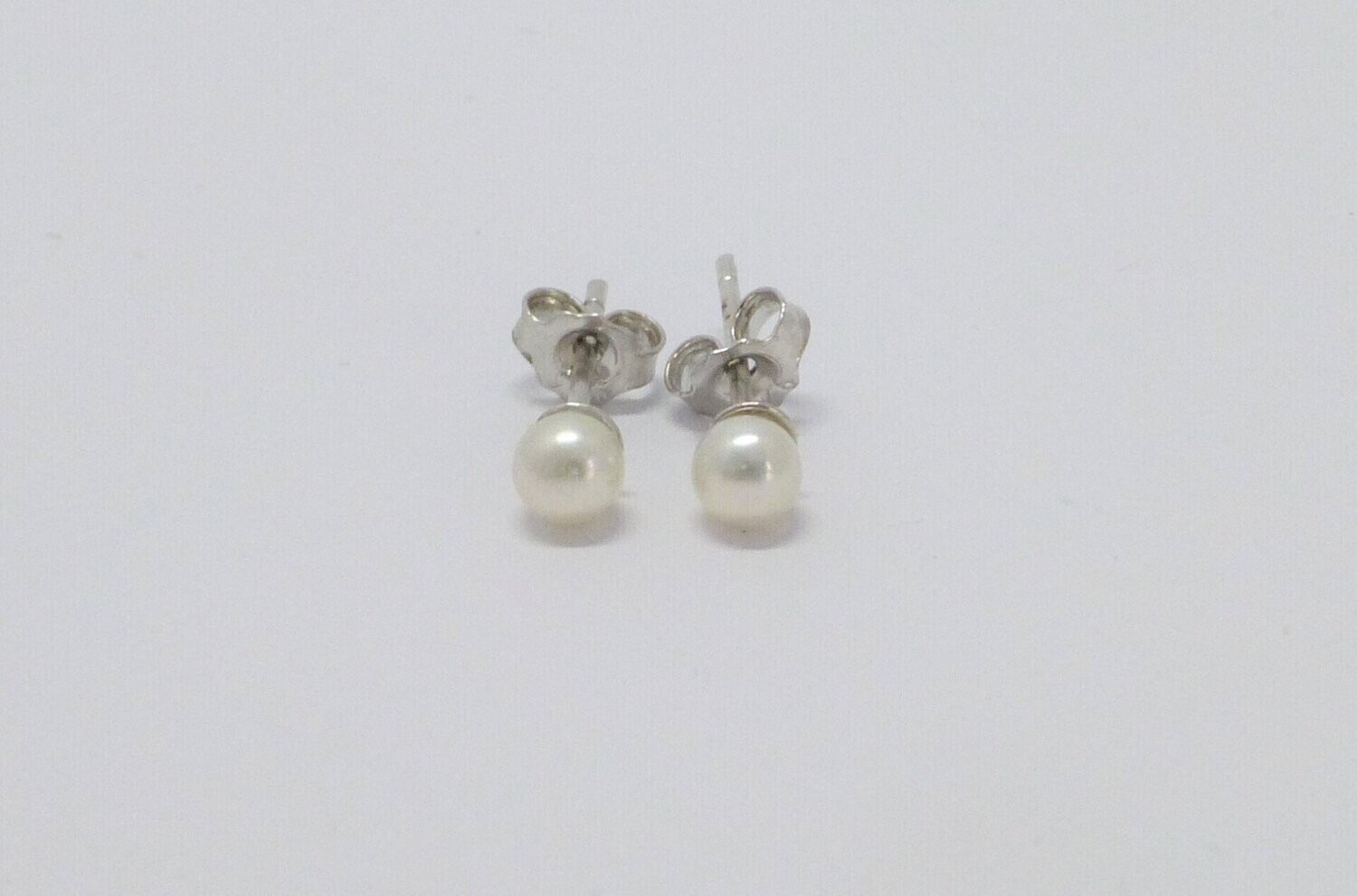 Ohrstecker Zuchtperle 4mm