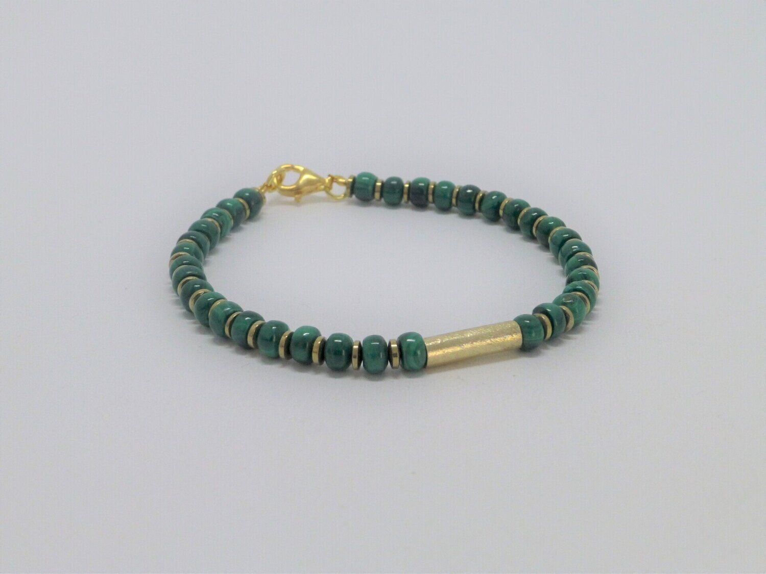 Armvband Malachit Knöpfe mit Goldakzenten