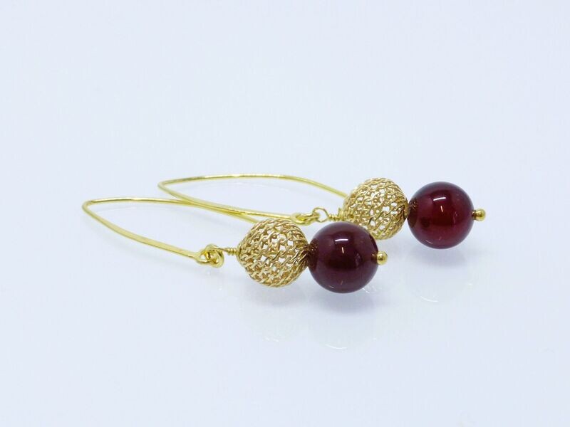 Lange Ohrhänger mit Kugeln Karneol und Gold