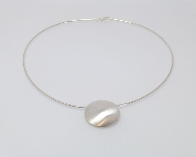 Omega-Collier mir großem Anhänger gewölbt 27mm Silber 925