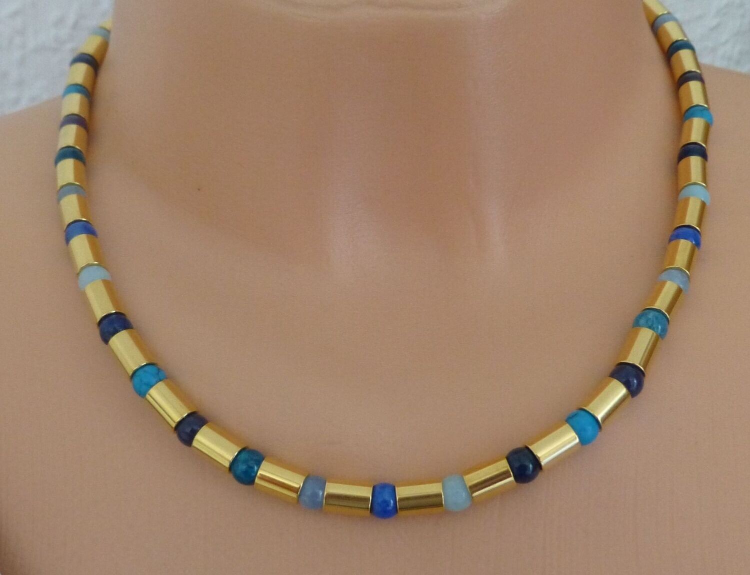 Halskette Tubes Gold mit Steinen Blau 6mm