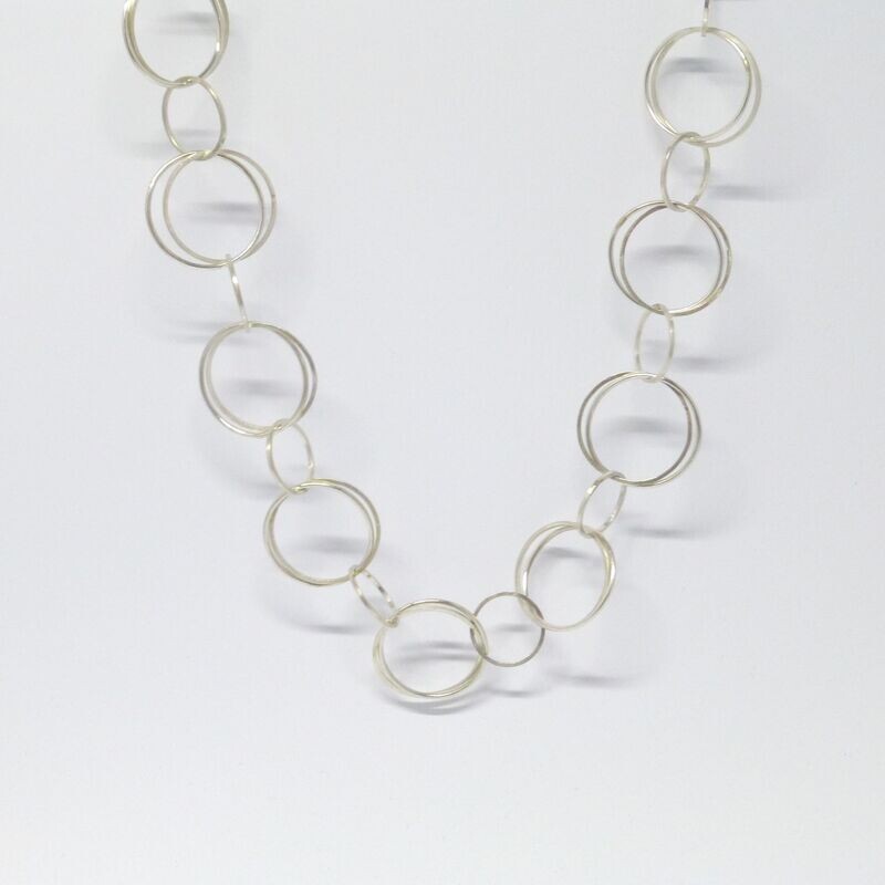 Lange Gliederkette Sterlingsilber handgeschmiedet