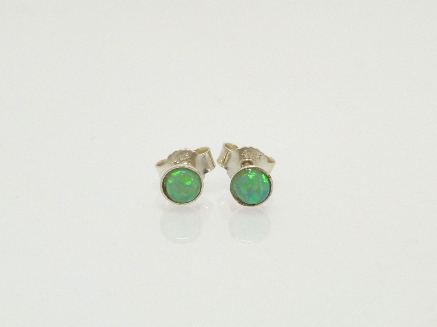 Ohrstecker Opal Imitat Cabochon Grün 4mm