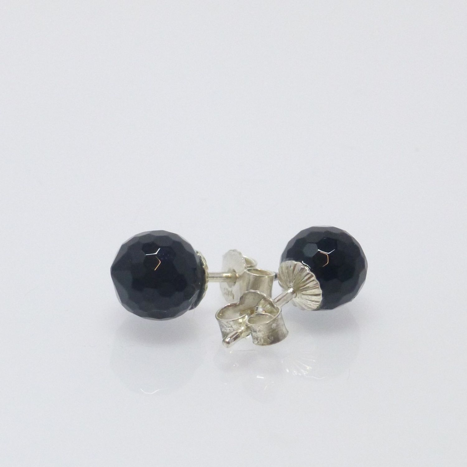 Ohrstecker Onyx Kugel facettiert - verschiedene Größen Ohrstecker Onyx Kugel facettiert - verschiedene Größen