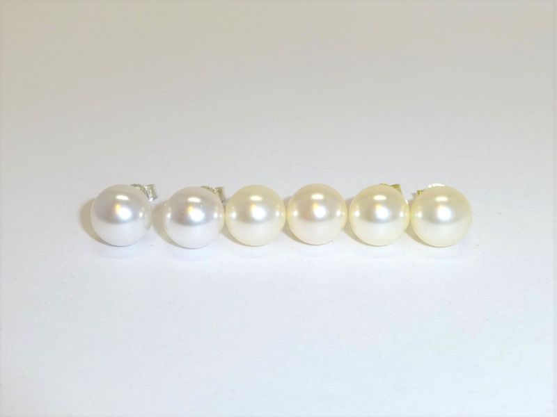 Ohrstecker mit Perle 10mm Weiß-Grau