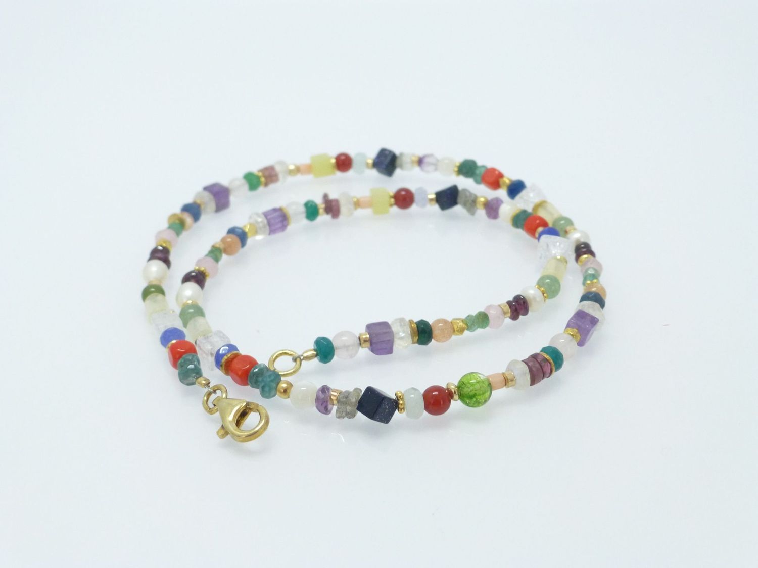 Feine Edelsteinkette Bunt mit Gold II Feine Edelsteinkette Bunt mit Gold II