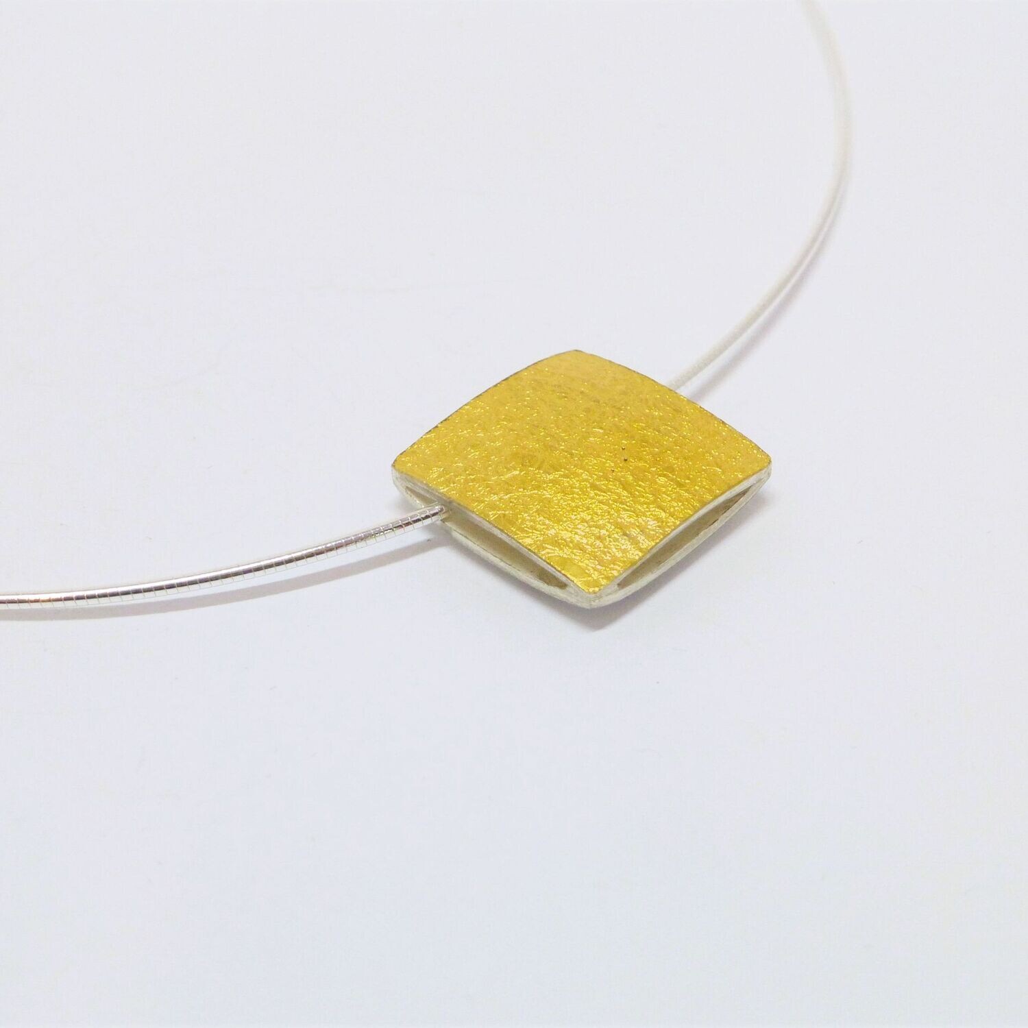 Seilcollier mit Vario-Anhänger Quadrat mit Struktur Bicolor Silber 925 Gold 18mm