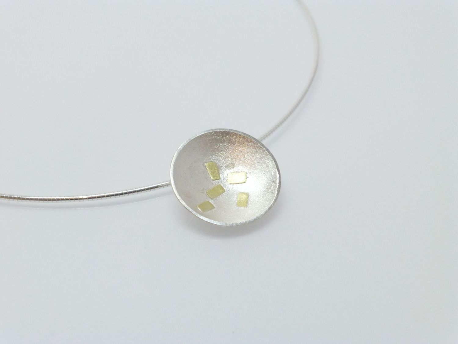 Anhänger Rund Silber 925 mit Konfetti Gold Anhänger Rund Silber 925 mit Konfetti Gold