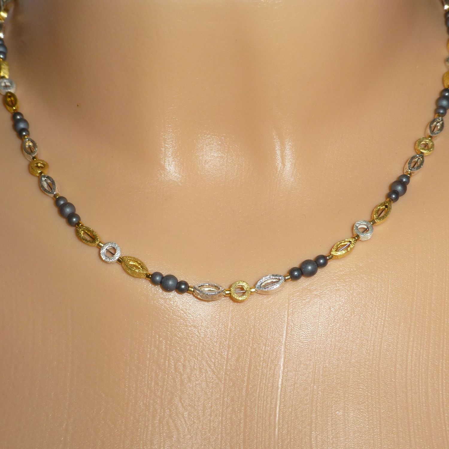 Halskette Navette Silber Gold mit Hämatit Kugeln Halskette Navette Silber Gold mit Hämatit Kugeln