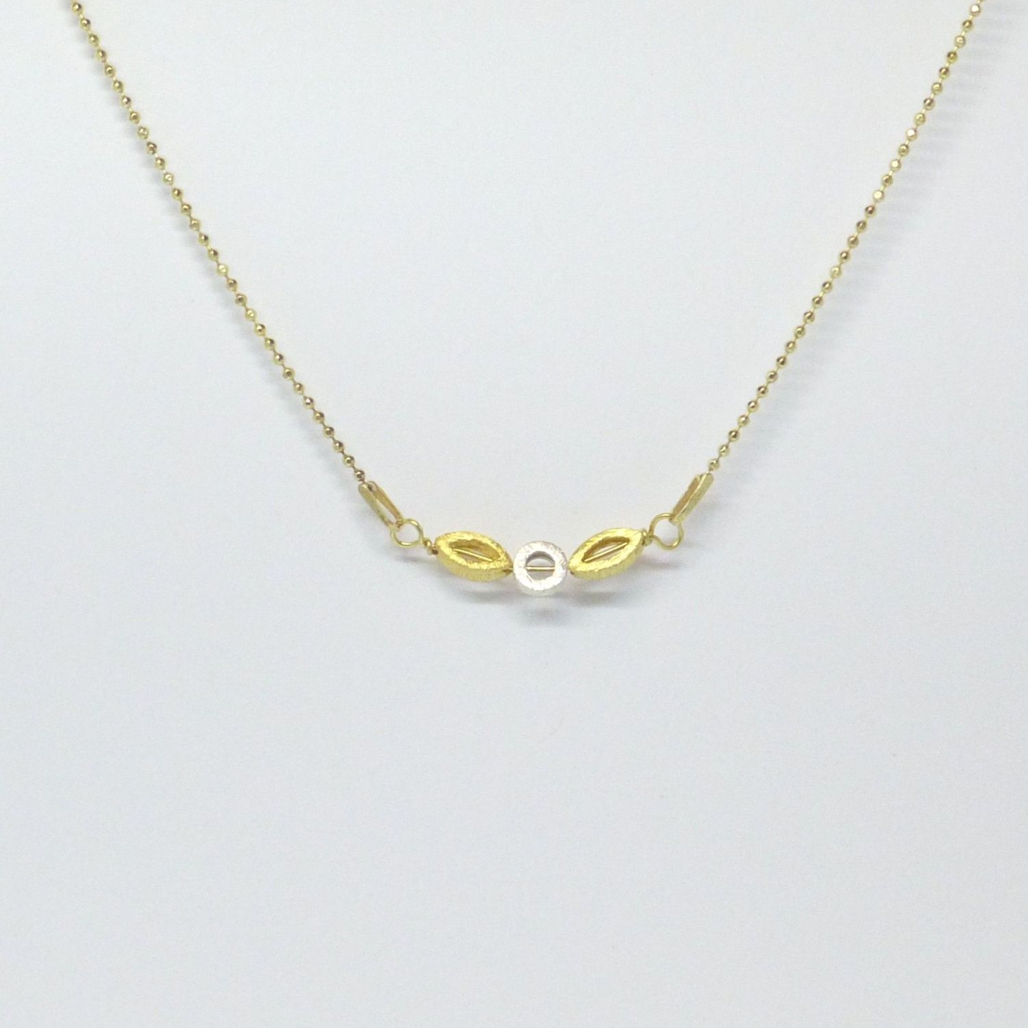 Kette vergoldet mit Blättermotiv Kette vergoldet mit Blättermotiv