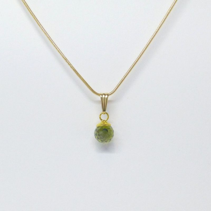 Kette vergoldet mit Anhänger Kugel Zirkonia Olivgrün