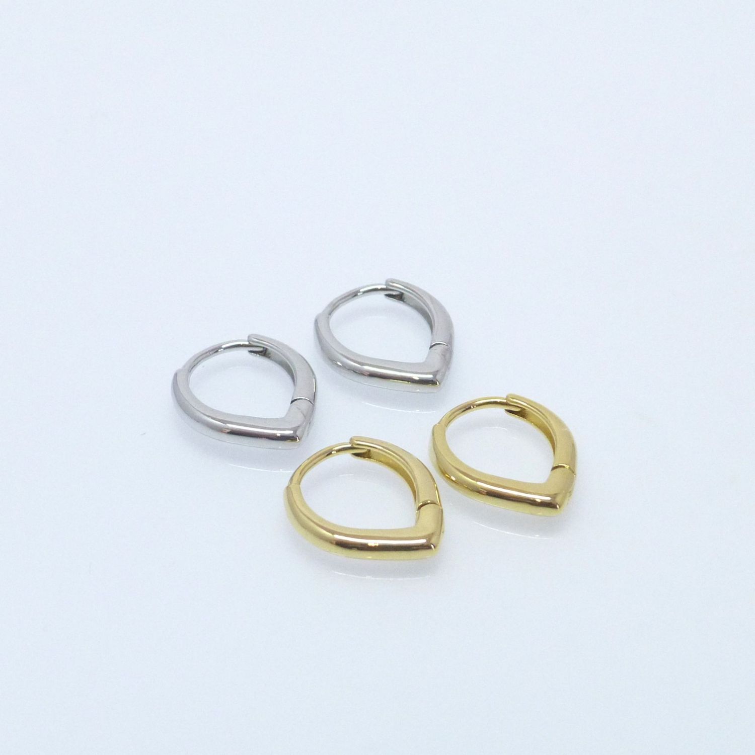 Basisohrringe Klapp-Creolen spitz Silber Gold