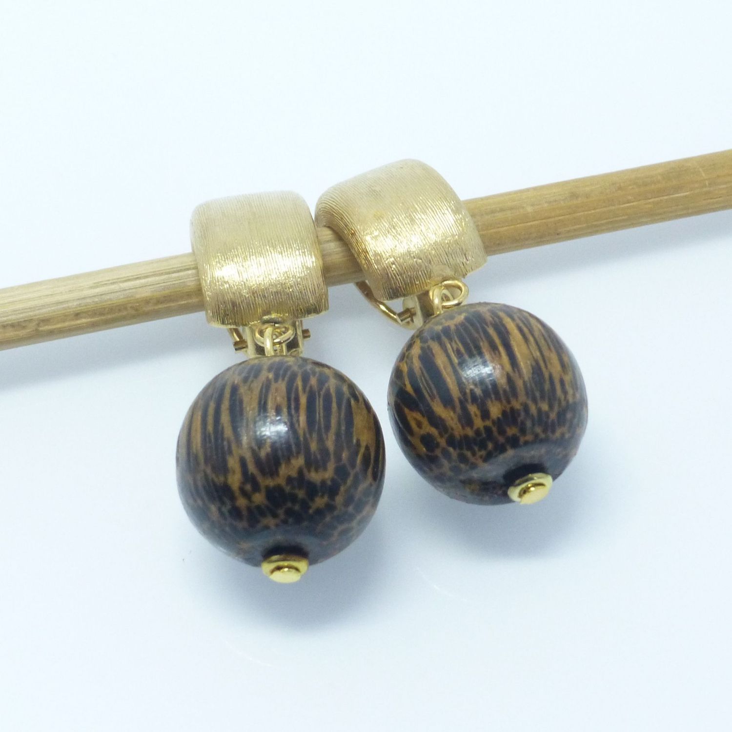 Lange Ohrclips Palmholz Kugel 18mm Lange Ohrclips Palmholz Kugel 18mm