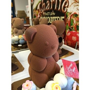 Ourson chocolat noir sur son nuage