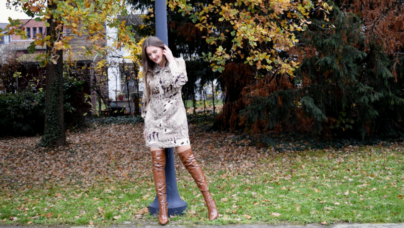 Lässiger Kleid mit Schleife