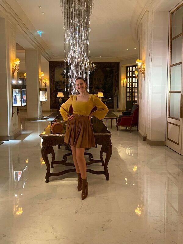 Kleid mit Falten
