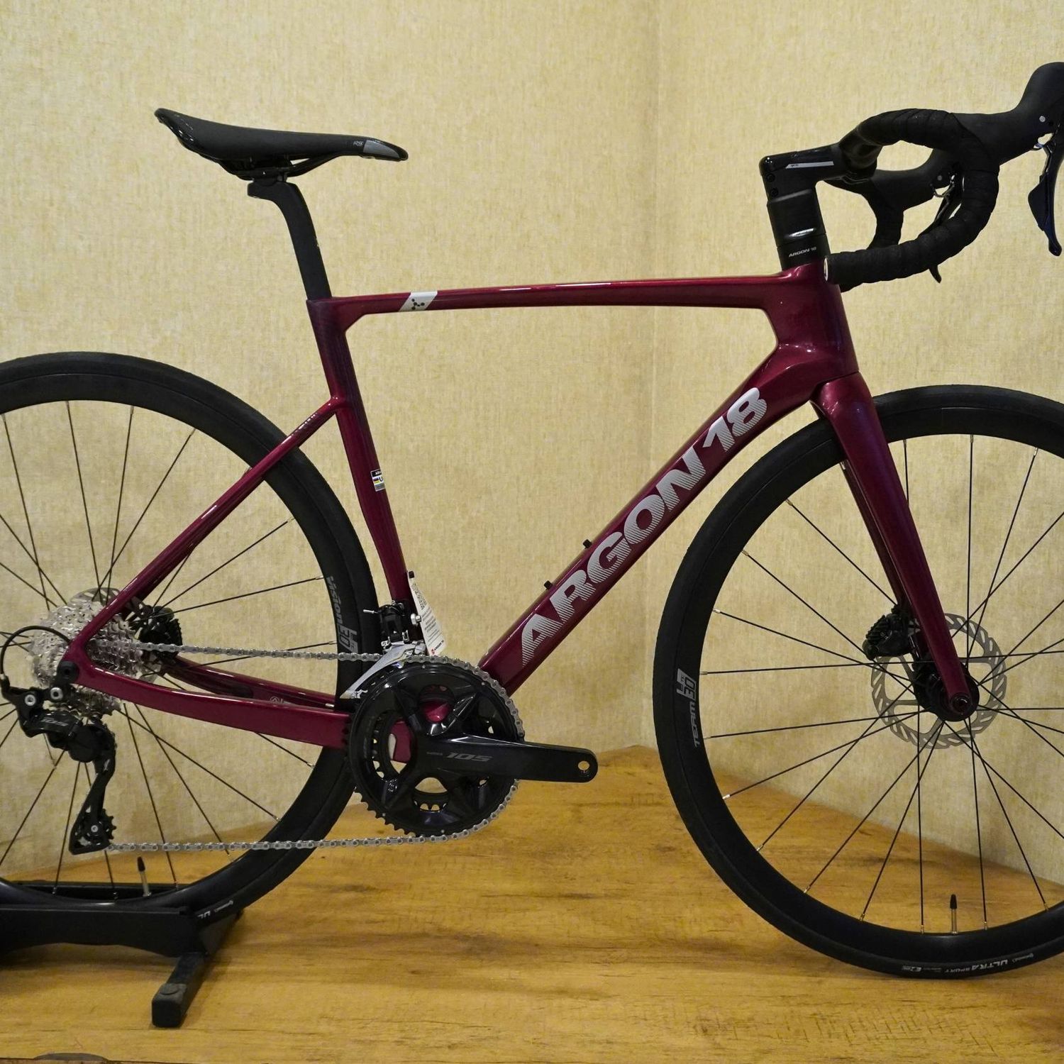 Argon 18 SUM - Race Day Red Gloss