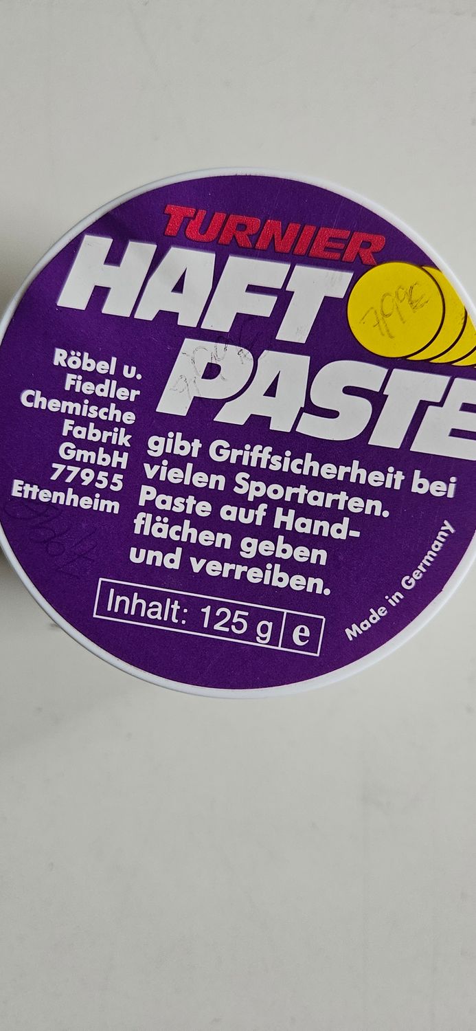 Turnier Haft Paste