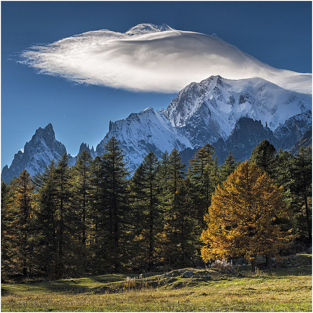 Monte Bianco - Val Ferret - Courmayeur - (la mano de dios)