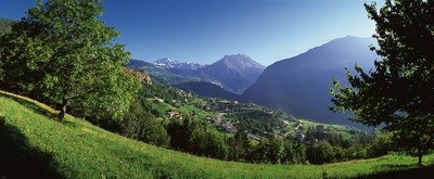 Gignod - sullo sfondo il Grand Combin
