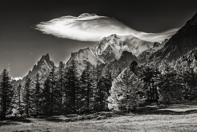 Monte Bianco - Val Ferret - Courmayeur - (la mano de dios)