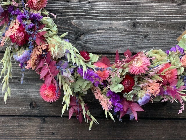 Ring met droogbloemen roos/paars/natuur