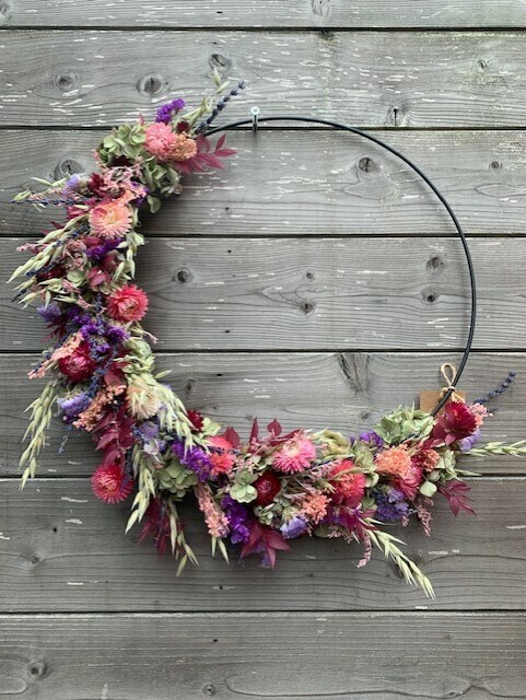 Ring met droogbloemen roos/paars/natuur