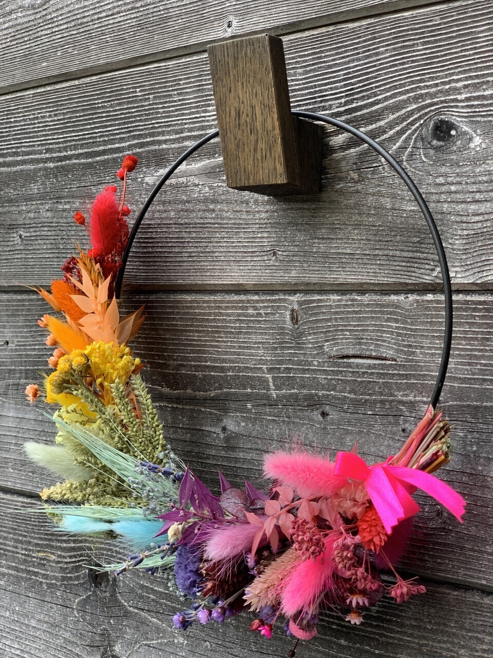 Ring met droogbloemen &#39;rainbow&#39;