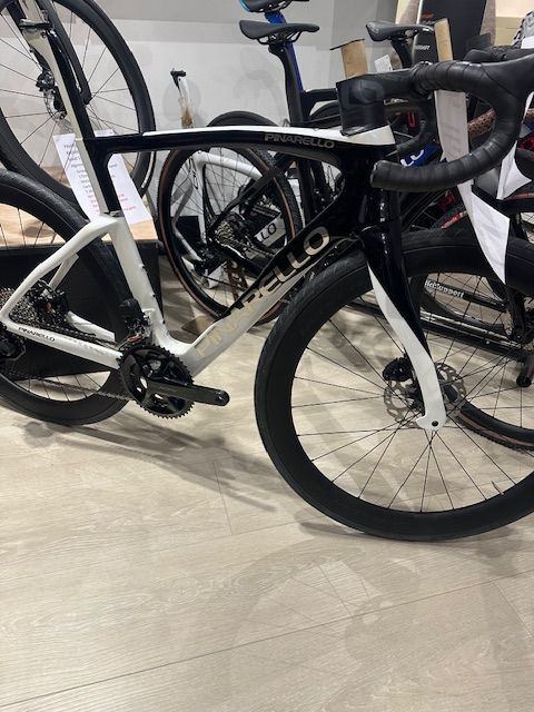 Pinarello F9  size 54.5  razor white