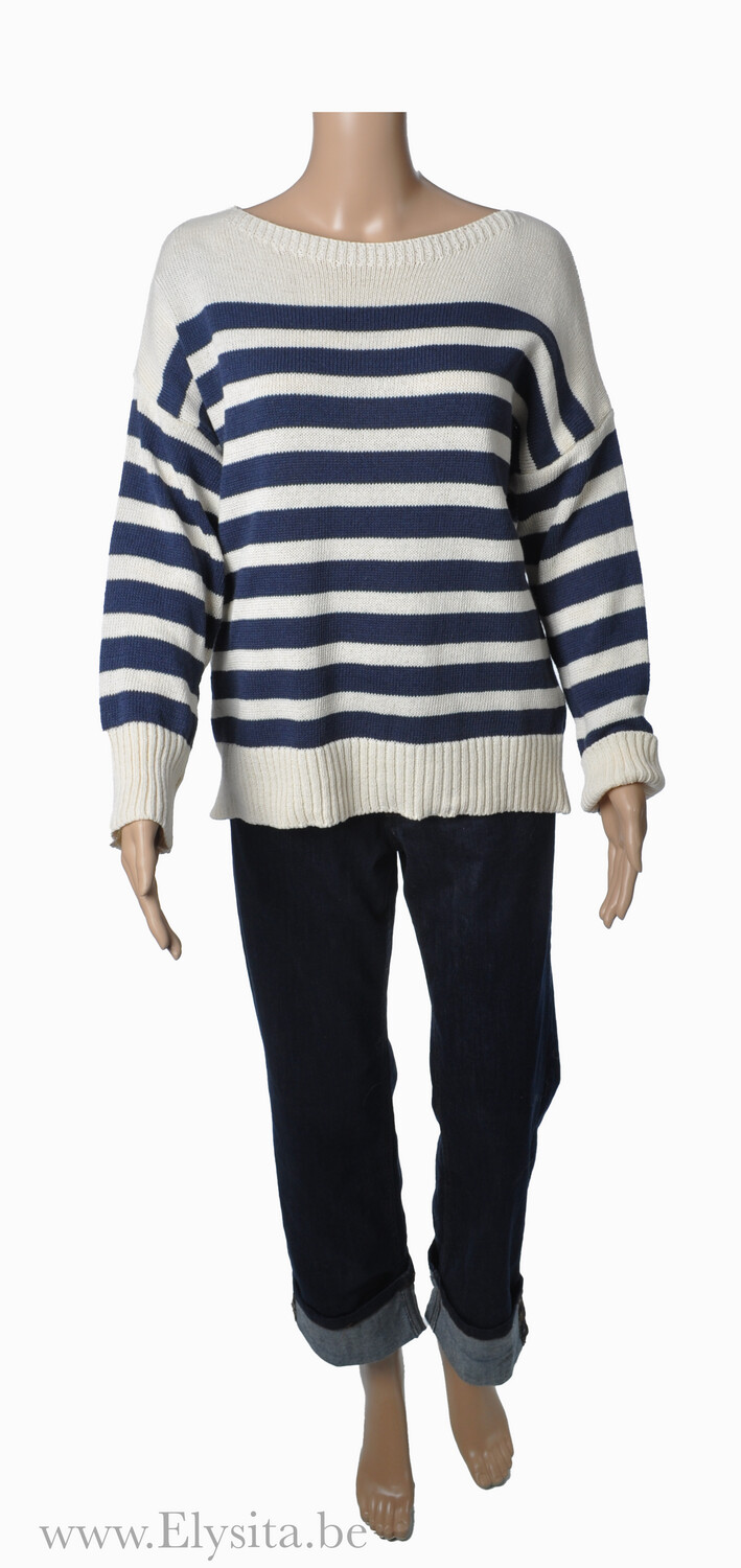 Gestreepte trui met boothals