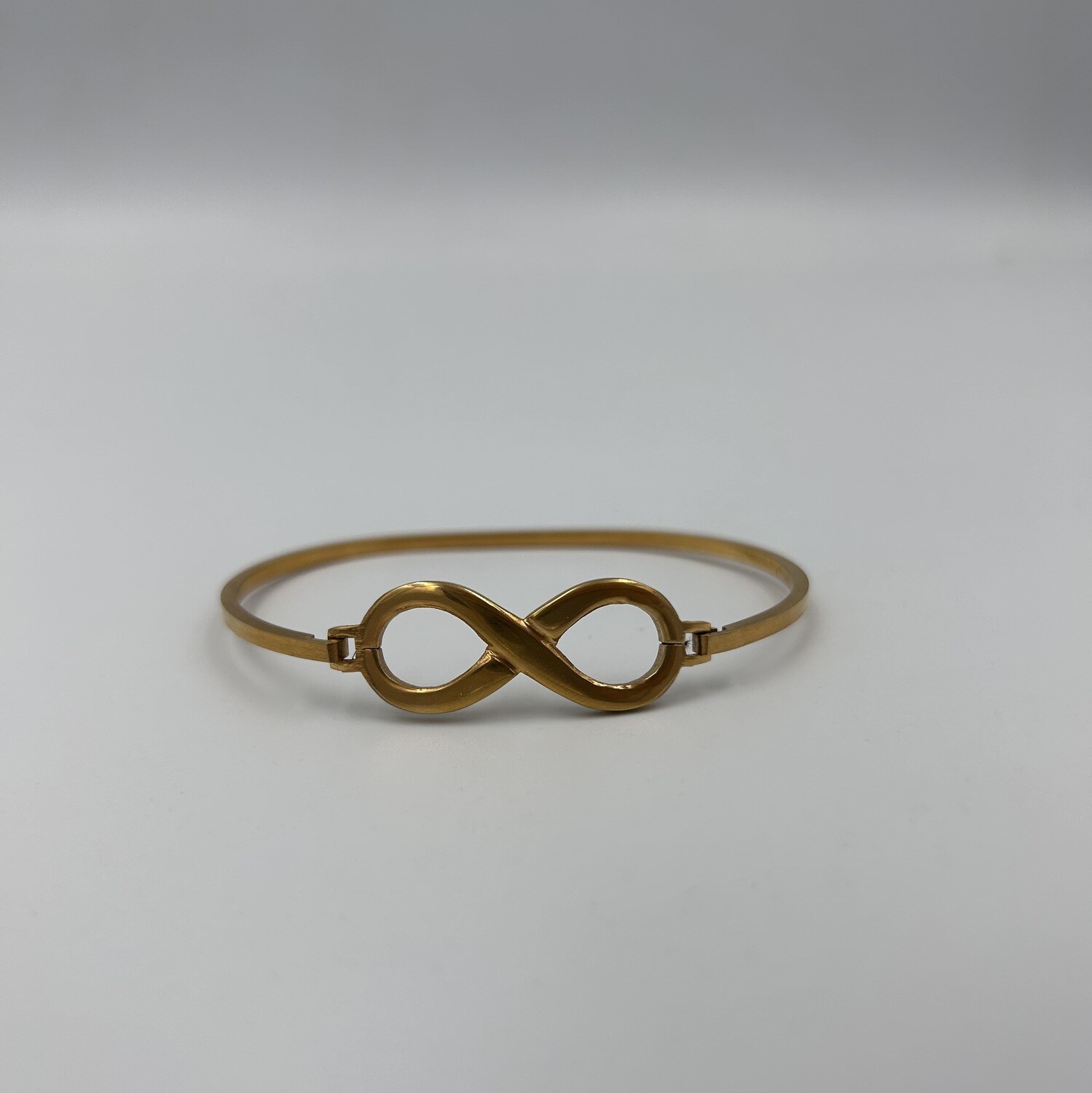 Goudkleurig oneindigheidsteken armband Goudkleurig oneindigheidsteken armband