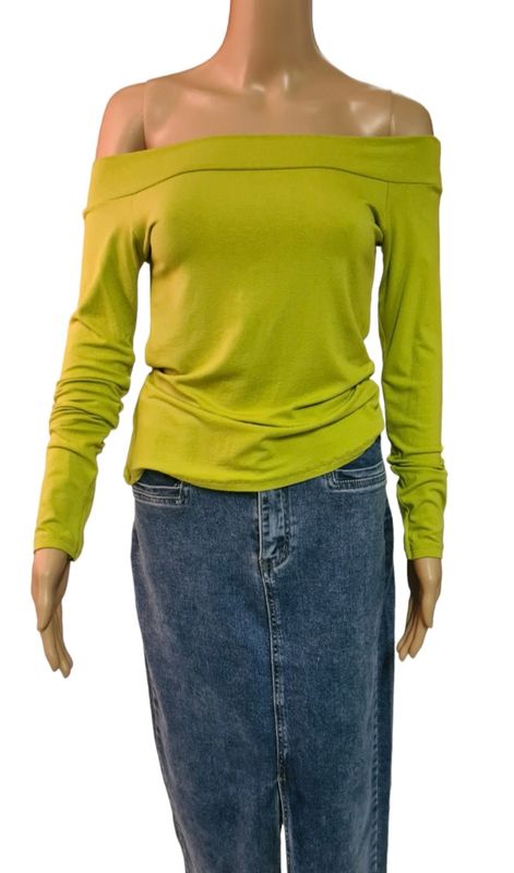 Off-shoulder T-shirt / Limoengroen