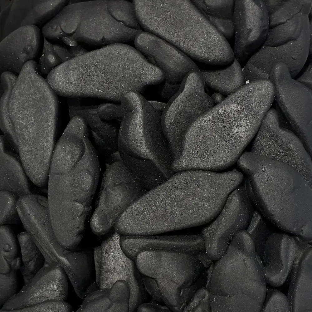 Temmerman black mice, soft black gums shaped like mice with the herbal cabo medicalis flavour
